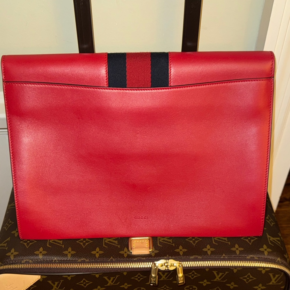 Gucci Red Sylvie Chained XL Maxi Envelope Clutch Bag Gold Portfolio Clutch - Picture 6 of 8